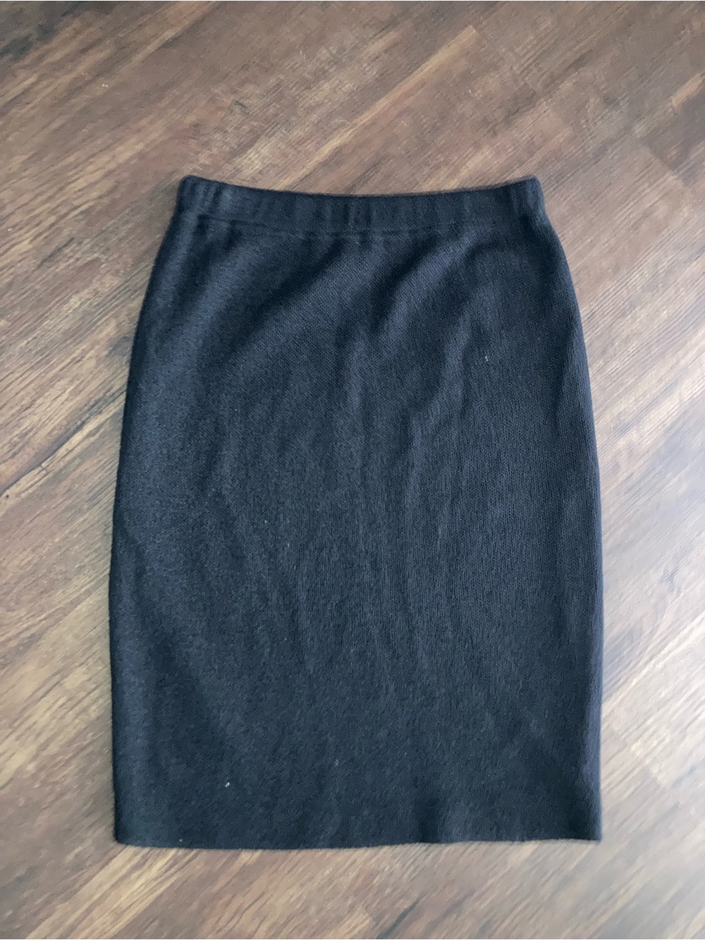 St. John women’s black knitted skirt size 2